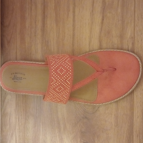 Sandals - Picture 2 of 2